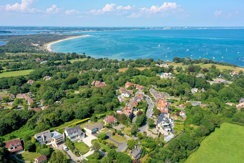 WELL PRESENTED STUDLAND HOME WITH AIRBNB INCOME POTENTIAL